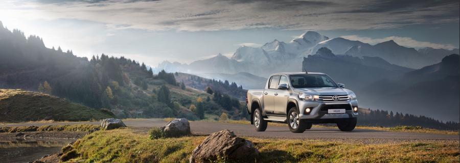  Toyota Hilux Double Cab Legende Sport 2018 года  (фото 3 из 11)